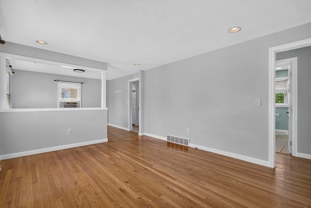 62 Anthony St, Seekonk, MA 02771