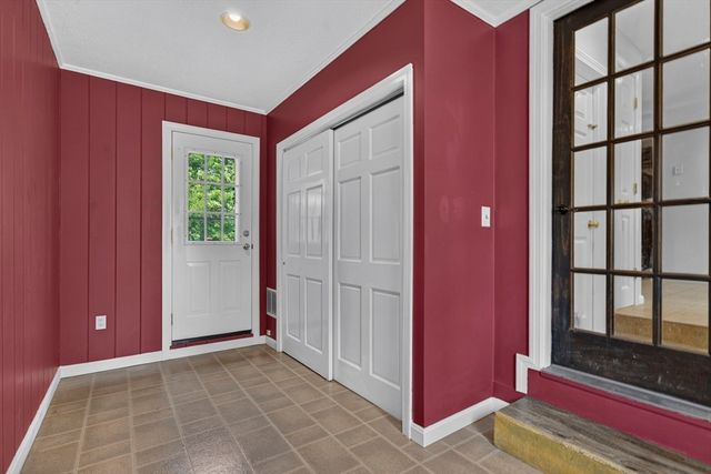 62 Anthony St, Seekonk, MA 02771