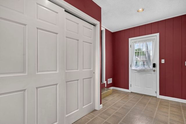 62 Anthony St, Seekonk, MA 02771