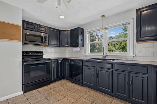 62 Anthony St, Seekonk, MA 02771