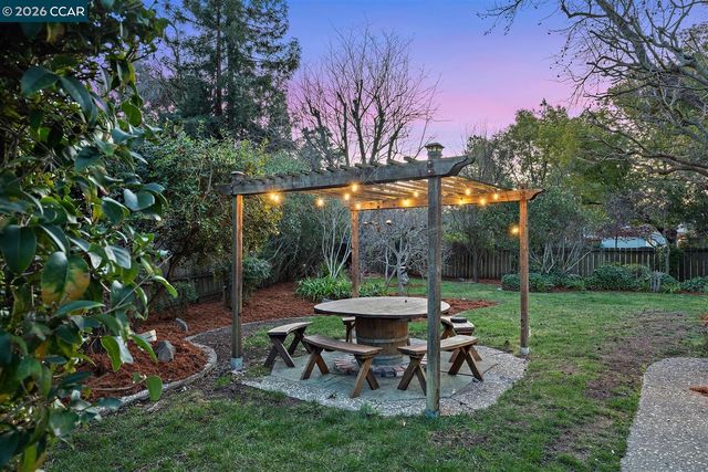 437 Coleman Ct, Pleasant Hill, CA 94523