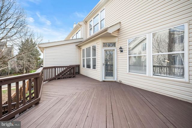 20624 MUDDY HARBOUR SQ, Sterling, VA 20165