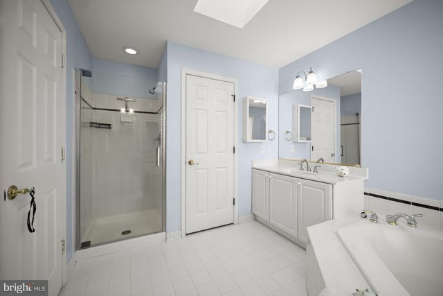 20624 MUDDY HARBOUR SQ, Sterling, VA 20165