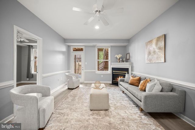 20624 MUDDY HARBOUR SQ, Sterling, VA 20165