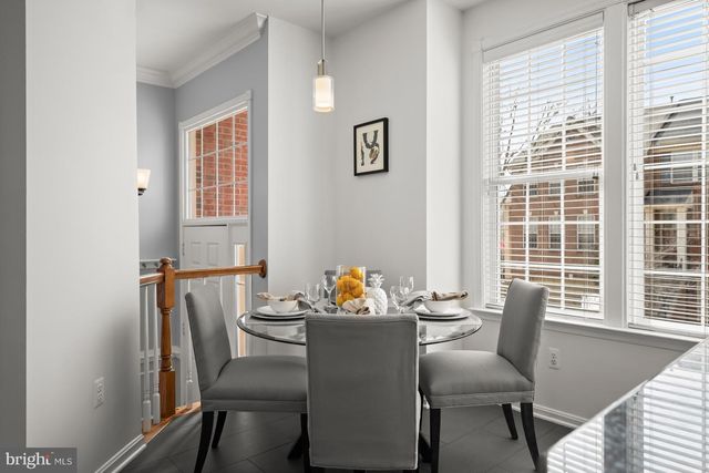 20624 MUDDY HARBOUR SQ, Sterling, VA 20165