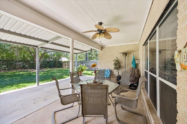 1413 Ward Bend Street, Sealy, TX 77474