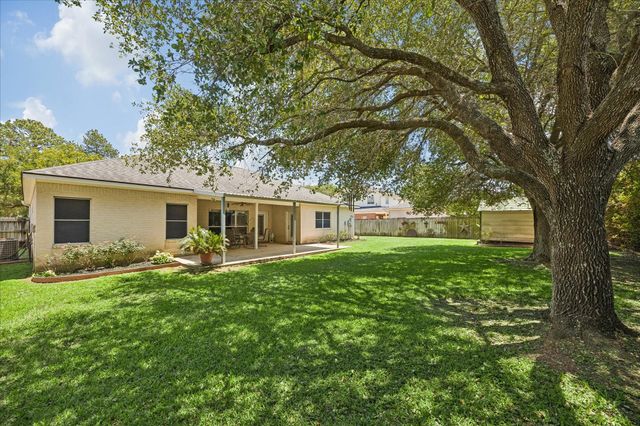 1413 Ward Bend Street, Sealy, TX 77474