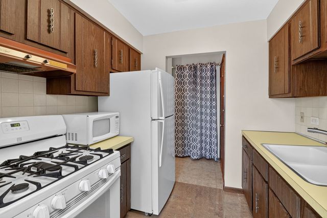 1247 S Harlem Avenue 401, Berwyn, IL 60402
