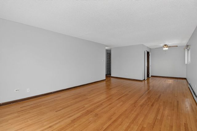 1247 S Harlem Avenue 401, Berwyn, IL 60402