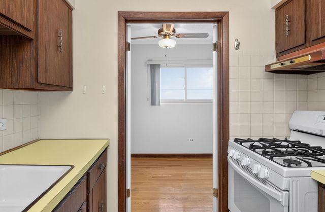 1247 S Harlem Avenue 401, Berwyn, IL 60402