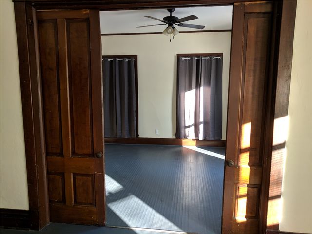 903 East Street, Grinnell, IA 50112