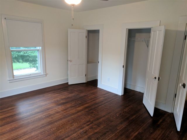 903 East Street, Grinnell, IA 50112