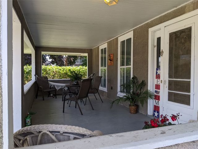 903 East Street, Grinnell, IA 50112