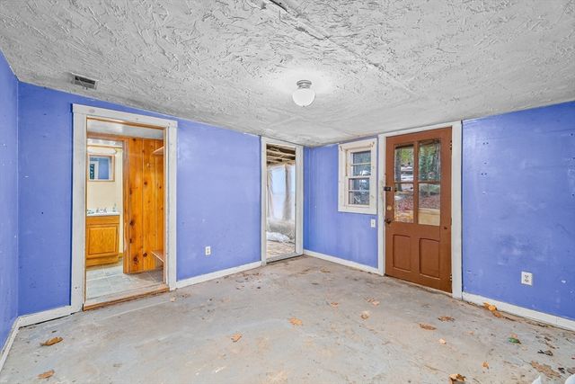 24 Cote Lane, Sutton, MA 01590