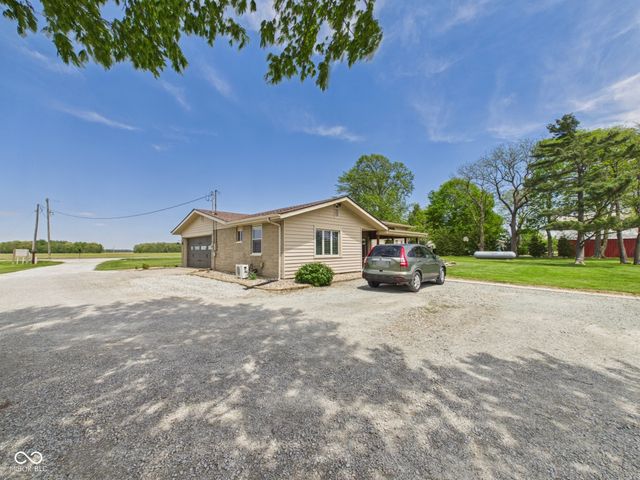 6773 W 300 S, Anderson, IN 46011