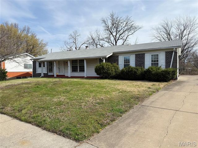 2910 Wellington Drive, Florissant, MO 63033