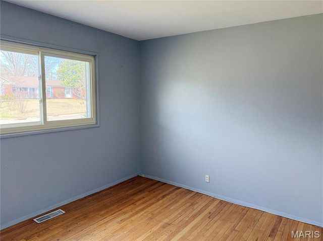 2910 Wellington Drive, Florissant, MO 63033