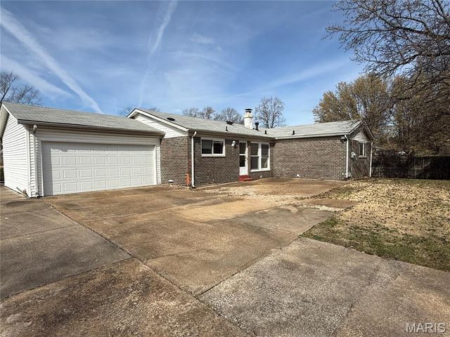 2910 Wellington Drive, Florissant, MO 63033