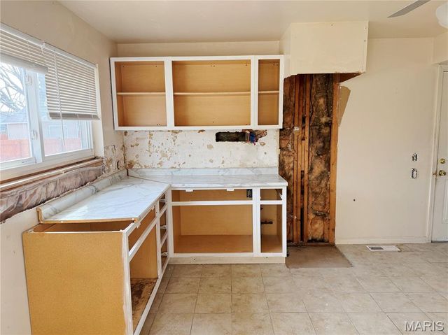 2910 Wellington Drive, Florissant, MO 63033