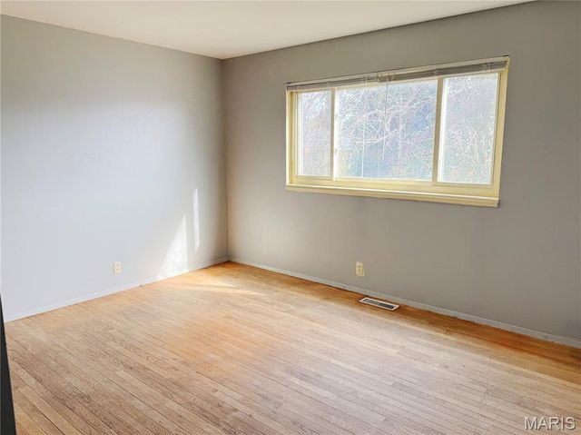 2910 Wellington Drive, Florissant, MO 63033