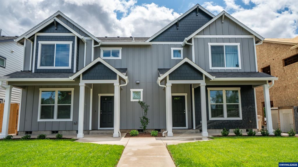 38 & 40 Sand Ridge Ct, Lebanon, OR 97355