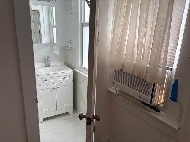 1912 ARTHUR Street B, Hollywood, FL 33020