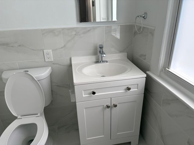 1912 ARTHUR Street B, Hollywood, FL 33020