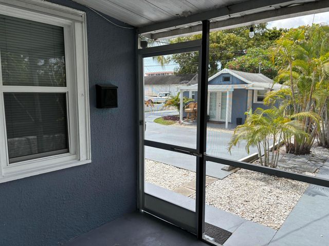 1912 ARTHUR Street B, Hollywood, FL 33020