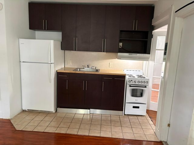 1912 ARTHUR Street B, Hollywood, FL 33020