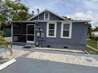 1912 ARTHUR Street B, Hollywood, FL 33020