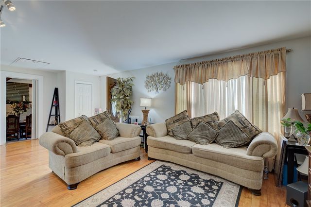 117 Bulgarmarsh Road, Tiverton, RI 02878