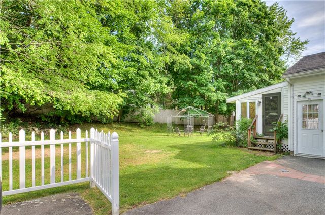 117 Bulgarmarsh Road, Tiverton, RI 02878