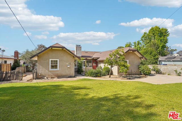 1221 Sonoma Drive, Altadena, CA 91001
