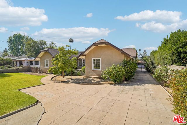 1221 Sonoma Drive, Altadena, CA 91001
