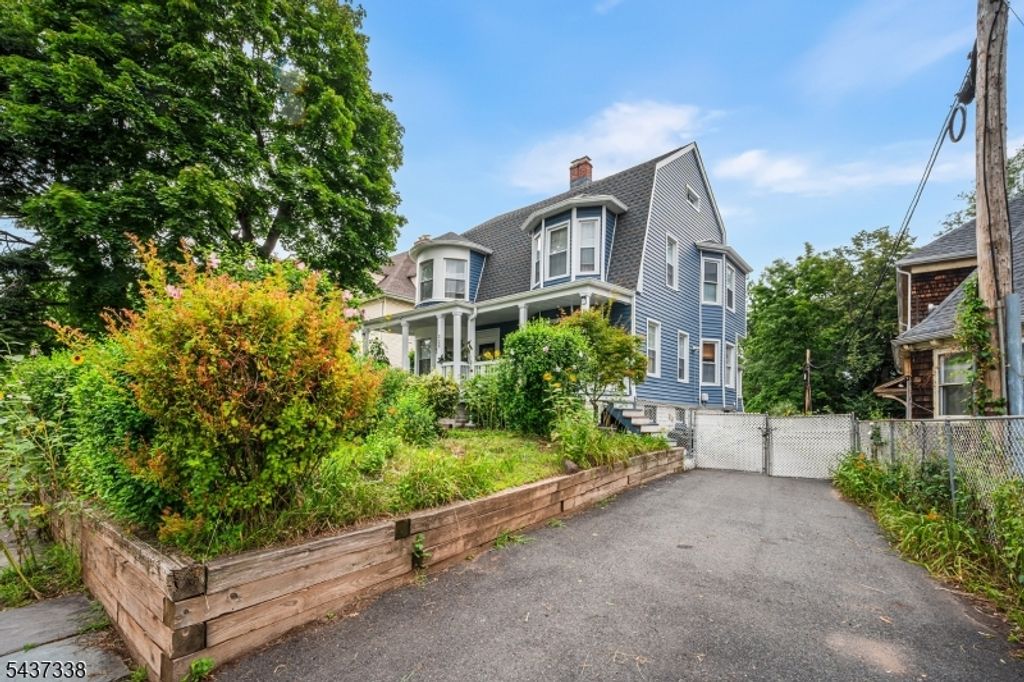 328 Springdale Ave, East Orange City, NJ 07017 — photo 2