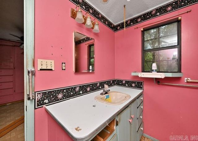 992 McClendon Road, Hot Springs, AR 71901