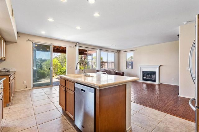 5276 Willow Walk, Oceanside, CA 92057