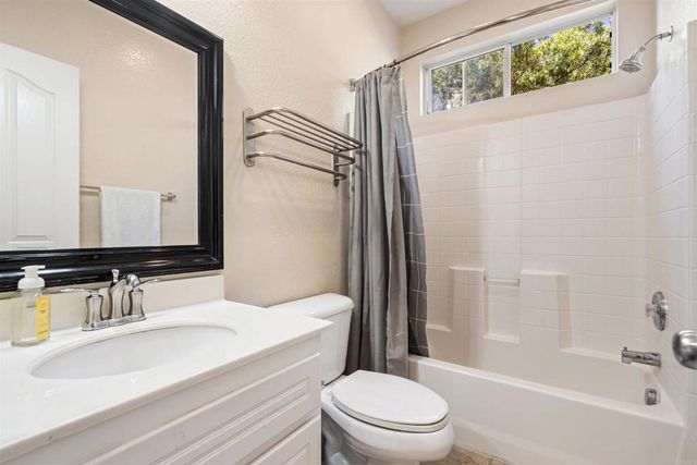 5276 Willow Walk, Oceanside, CA 92057