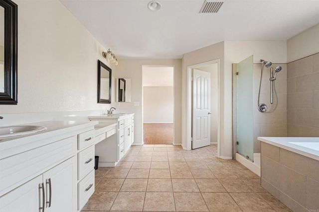 5276 Willow Walk, Oceanside, CA 92057