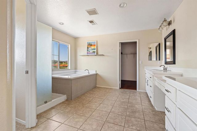 5276 Willow Walk, Oceanside, CA 92057