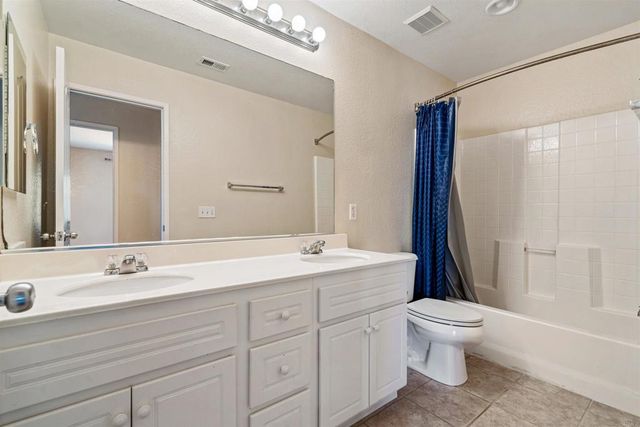 5276 Willow Walk, Oceanside, CA 92057