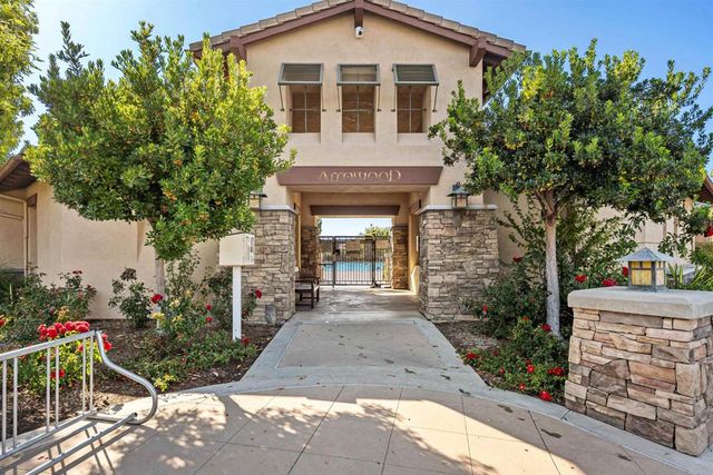 5276 Willow Walk, Oceanside, CA 92057