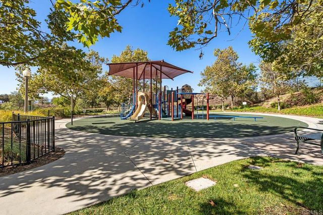 5276 Willow Walk, Oceanside, CA 92057