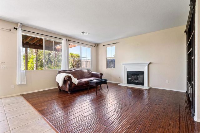 5276 Willow Walk, Oceanside, CA 92057