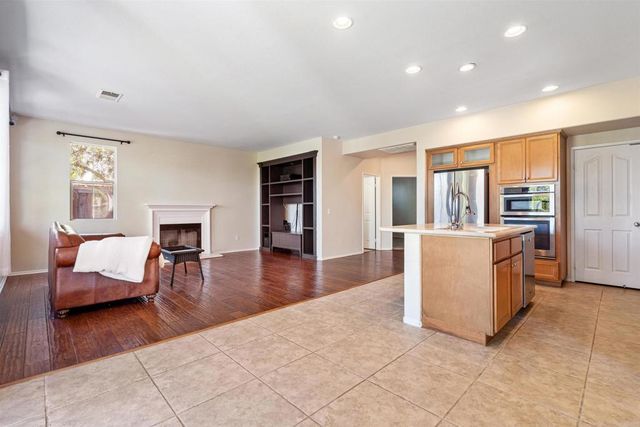 5276 Willow Walk, Oceanside, CA 92057