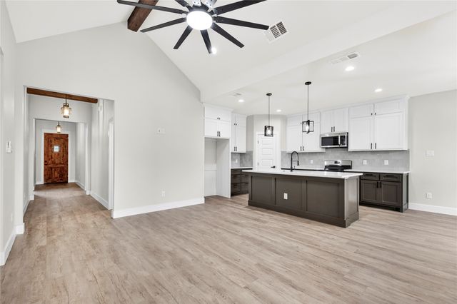 1613 Avenue D, Fort Worth, TX 76104