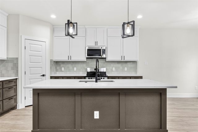 1613 Avenue D, Fort Worth, TX 76104