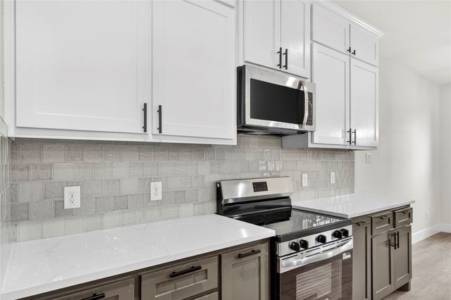 1613 Avenue D, Fort Worth, TX 76104