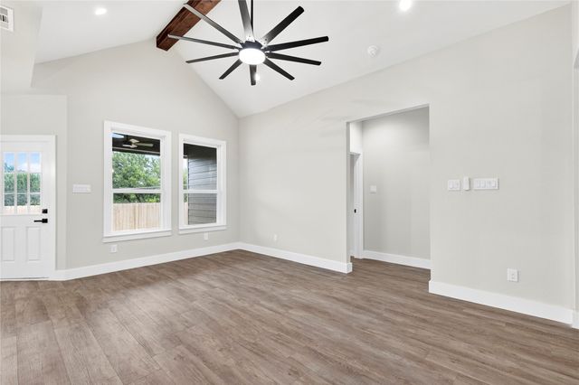 1613 Avenue D, Fort Worth, TX 76104