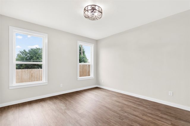 1613 Avenue D, Fort Worth, TX 76104